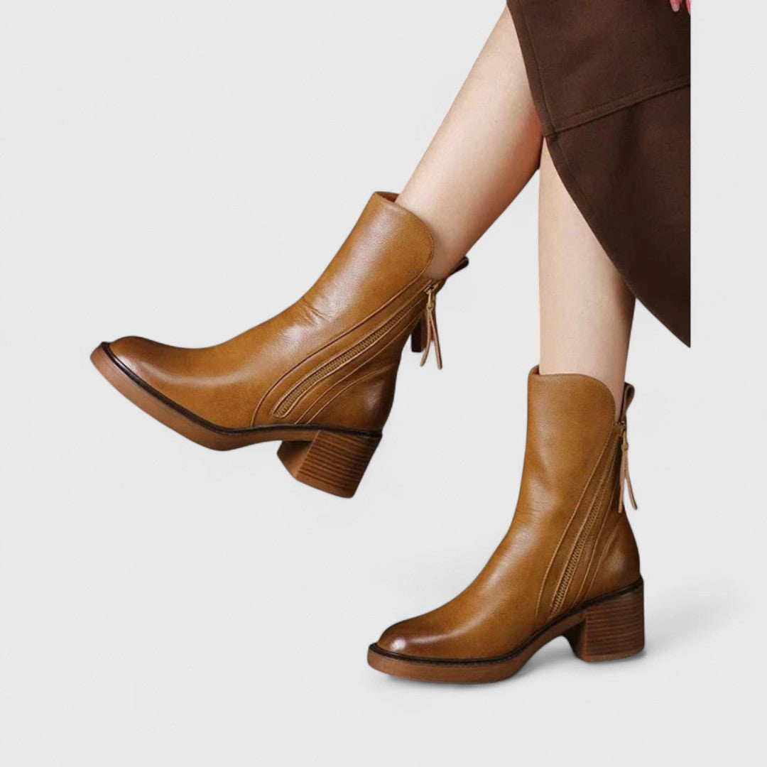 Λαμπρινή - Κομψά μποτάκια με διαχρονική φινέτσα και άνεση