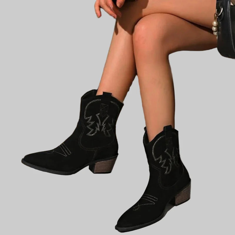 Στυλάτα κεντημένα δυτικά μποτάκια