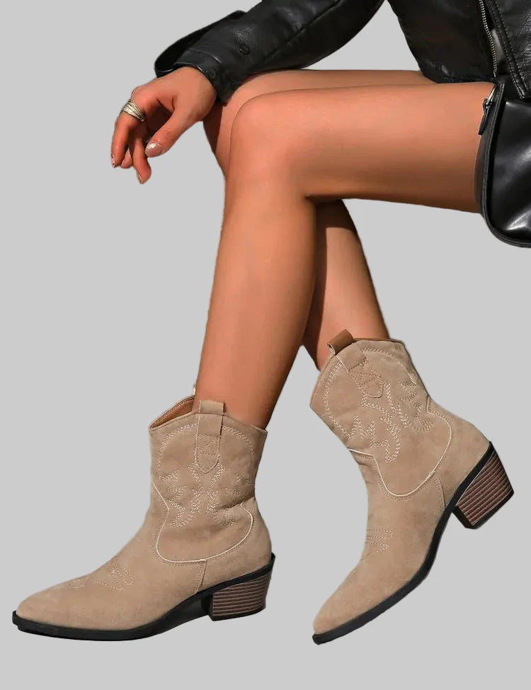 Στυλάτα κεντημένα δυτικά μποτάκια