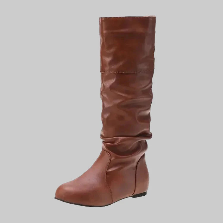 Nikoleta - Casual μπότες με χαμηλό τακούνι και πτυχώσεις