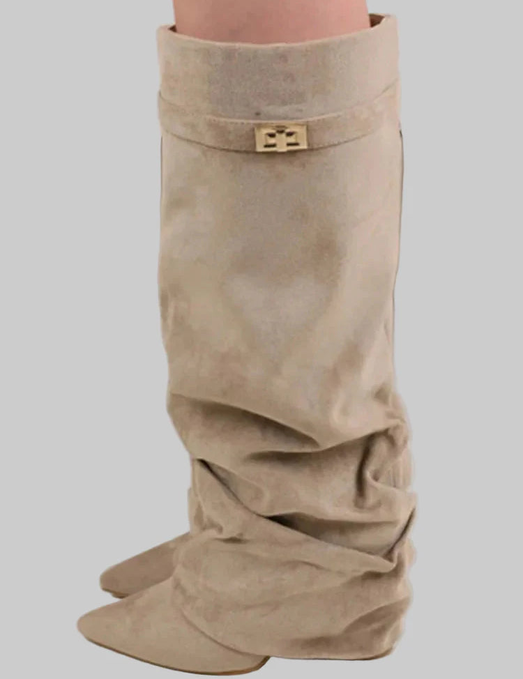 Ψηλές Μπότες με Κομψό Σχεδιασμό