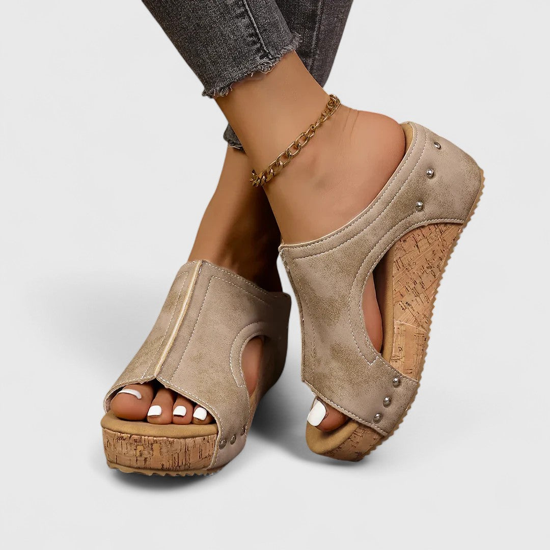 Μαριγώ - Ορθοπεδικά σανδάλια πλατφόρμα με σχεδιασμό κομψό