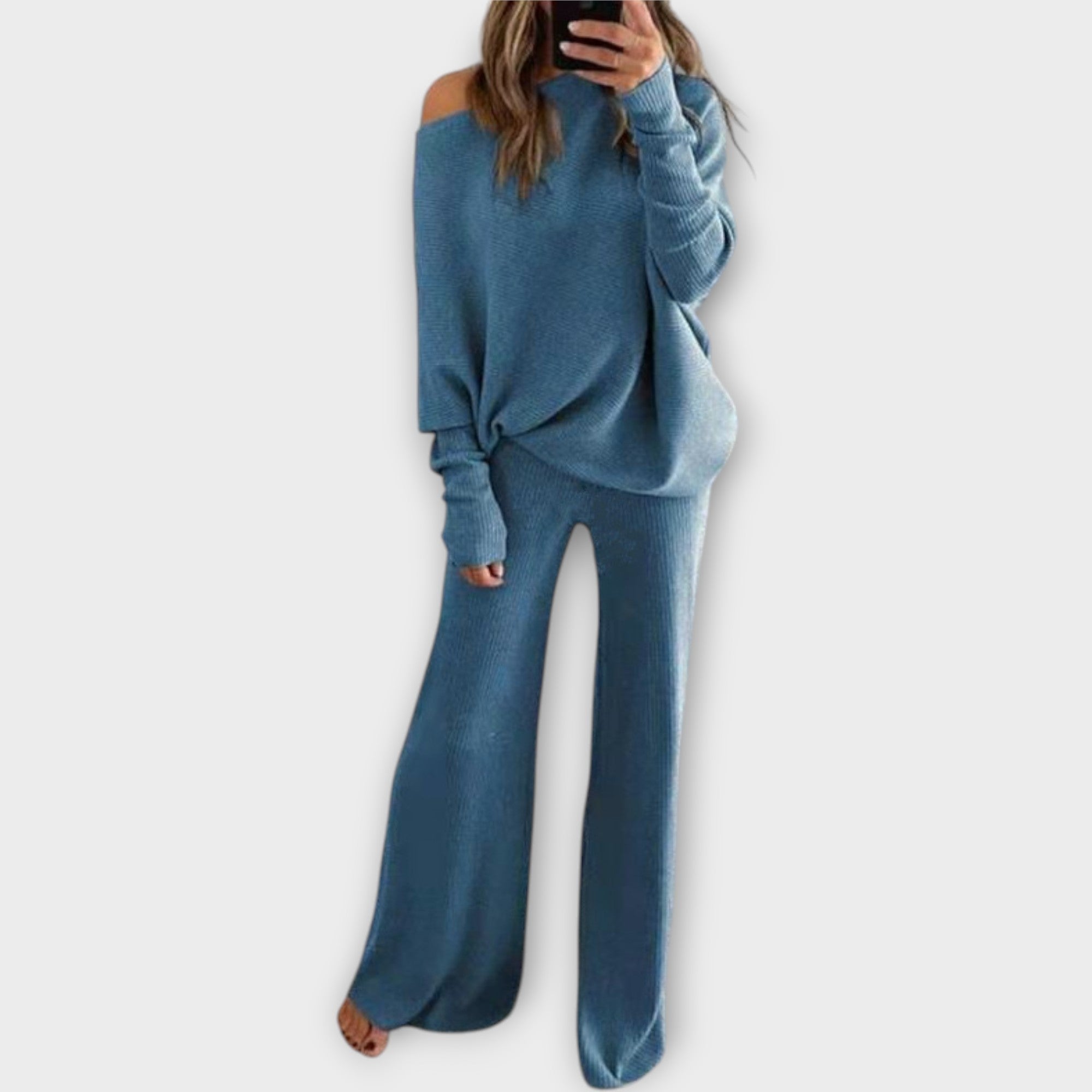 Πλεκτό σετ με φαρδύ παντελόνι και χαλαρό πουλόβερ