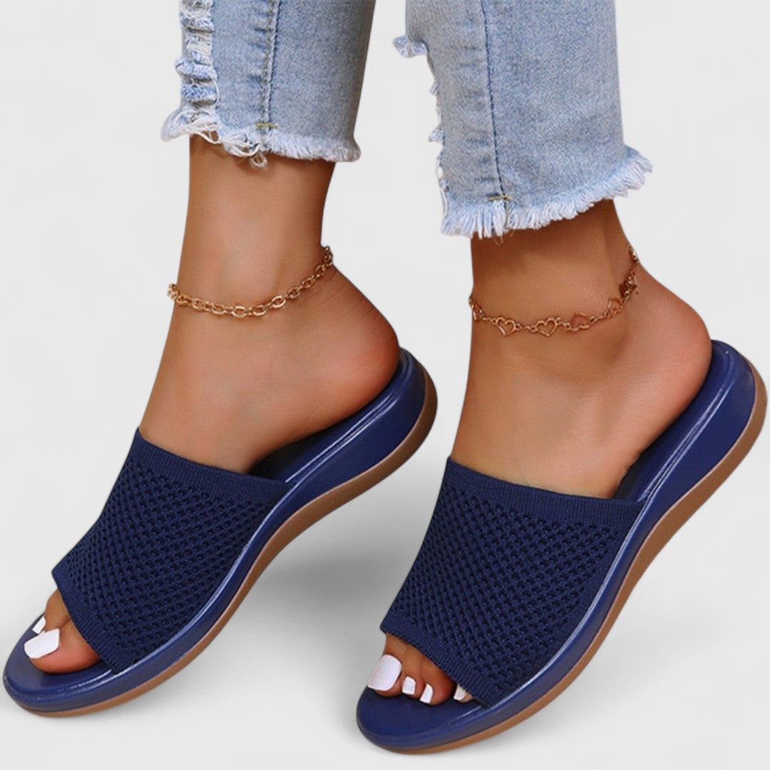 Αφέντρα - Γυναικείες παντόφλες με αναπνεύσιμη και ορθοπεδική εφαρμογή